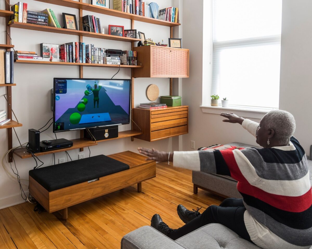 Bruyère patient uses virtual reality in her home