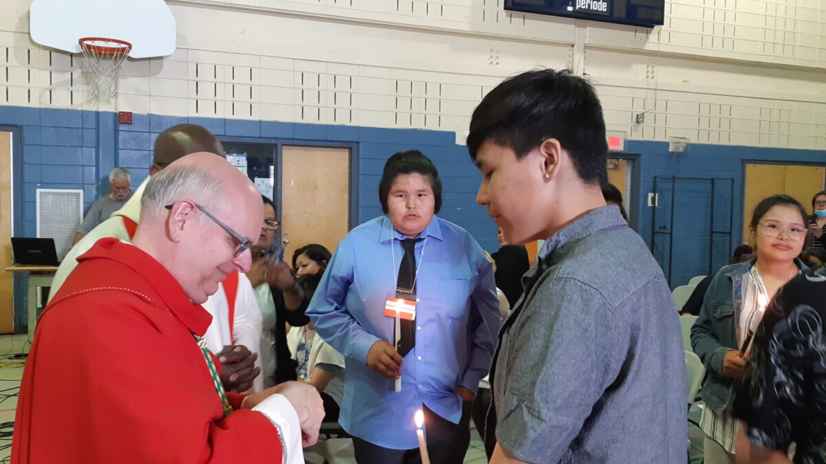 Célébration des Confirmations, Manawan. Photo : Mathieu Lavigne