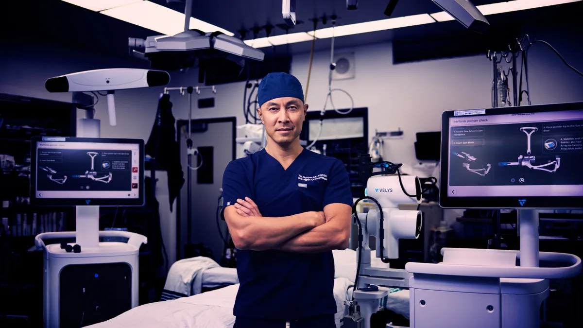 Parcourez les coulisses d’une chirurgie du genou avec le robot chirurgical orthopédique